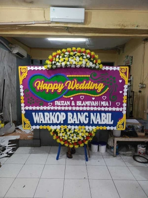 Papan Bunga di Larangan