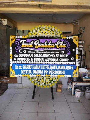 Papan Bunga di Larangan
